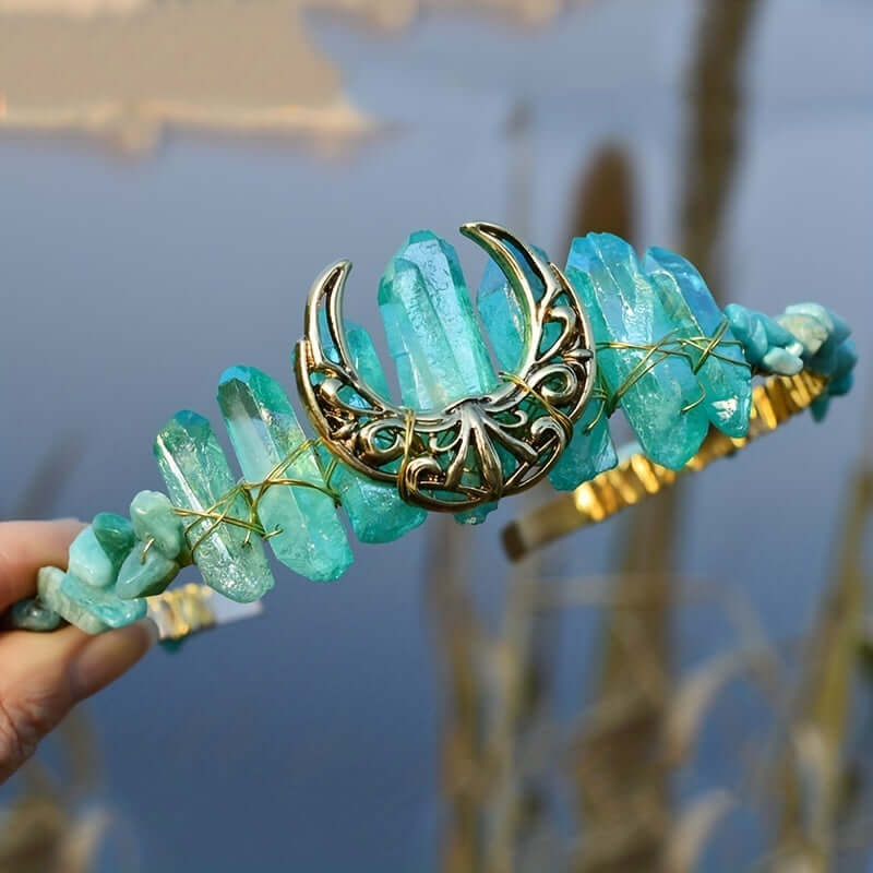 Moon-shaped hollow crystal headband with turquoise stones, perfect for special occasions and boho-chic style.